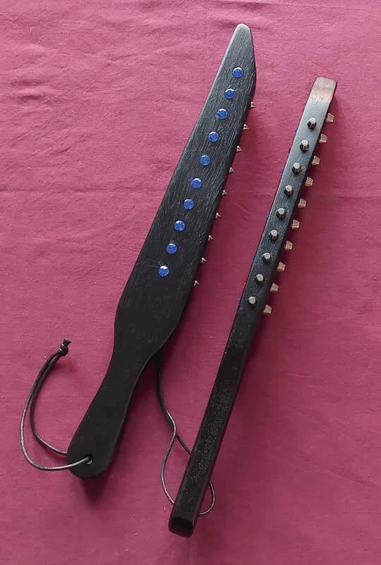 Assorted Studded Wooden BDSM Paddles – Choose Your Model görsel 2