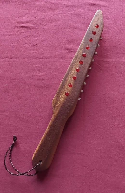 Assorted Studded Wooden BDSM Paddles – Choose Your Model görsel 3