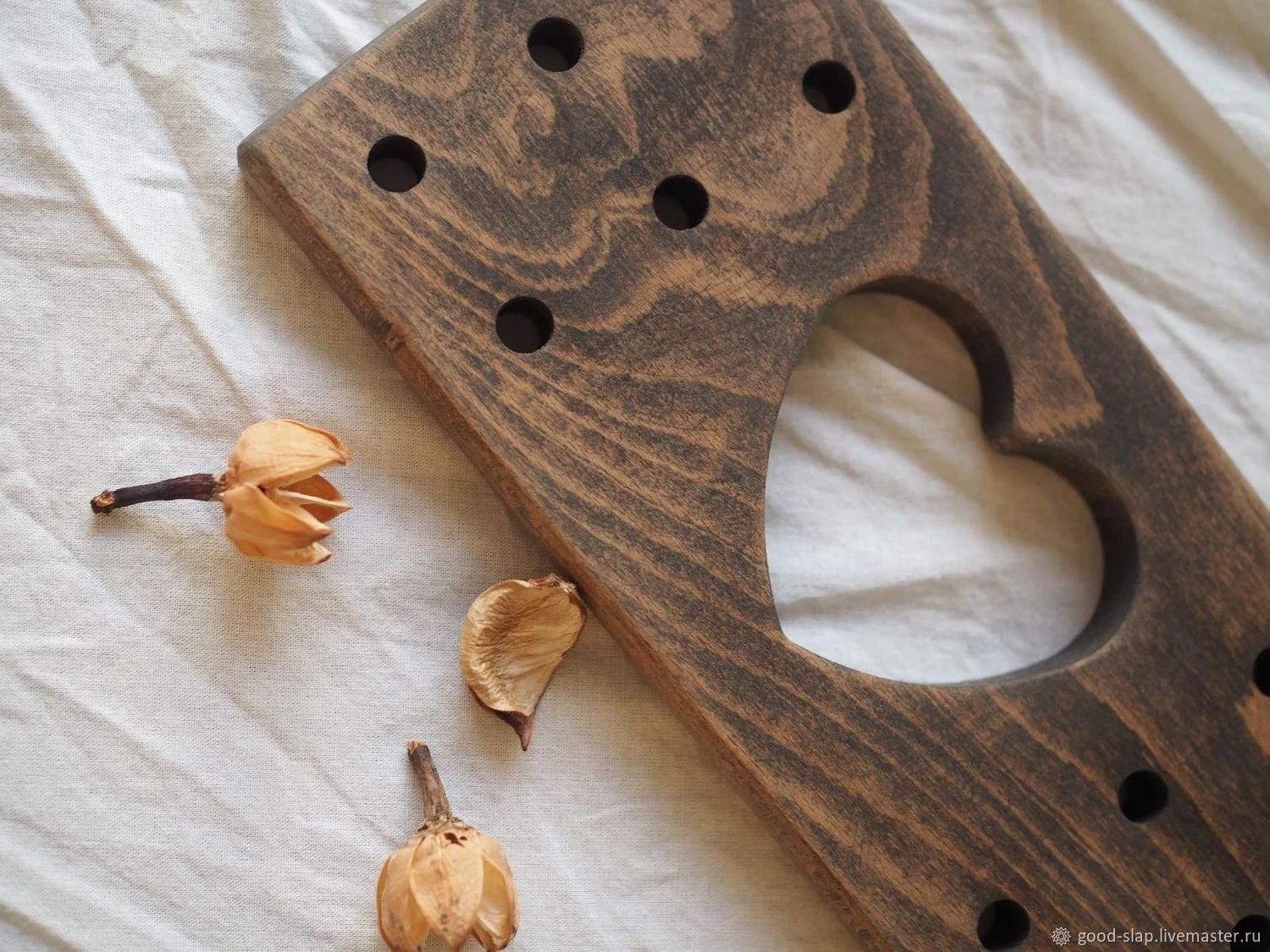 Heart Cutout Wooden BDSM Paddle – Perforated Spanking Paddle görsel 3