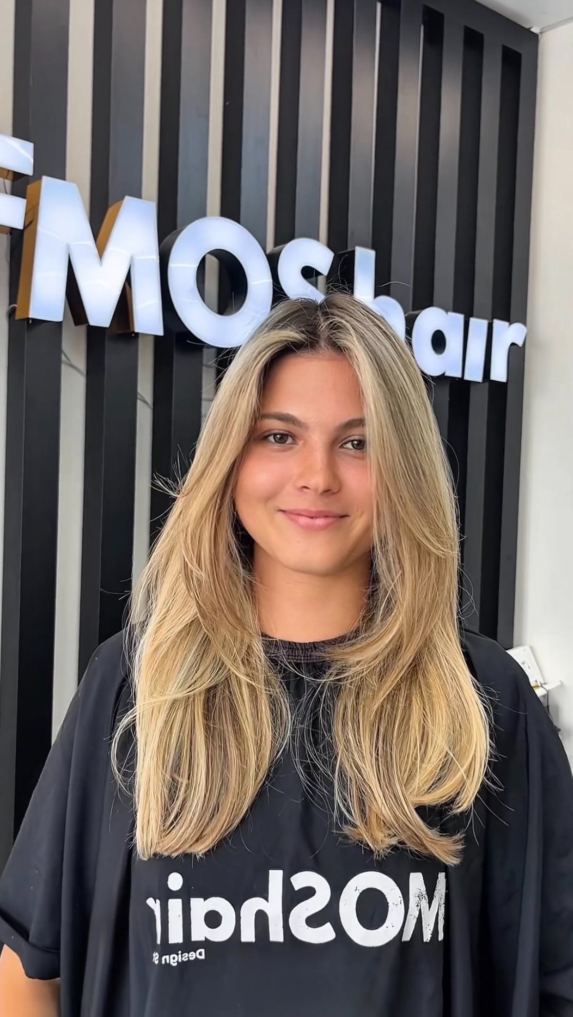 Sıcak tonlardan, ışıl ışıl bir sarıya… ✨🤍
#HairTransformation #BlondeHair #Balayage #HairInspo #fmoskuafor